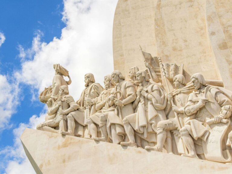 Lisbon Guided City Tour Half-Day - From its rich heritage and historical neighbourhoods, to the culture of fado and the...